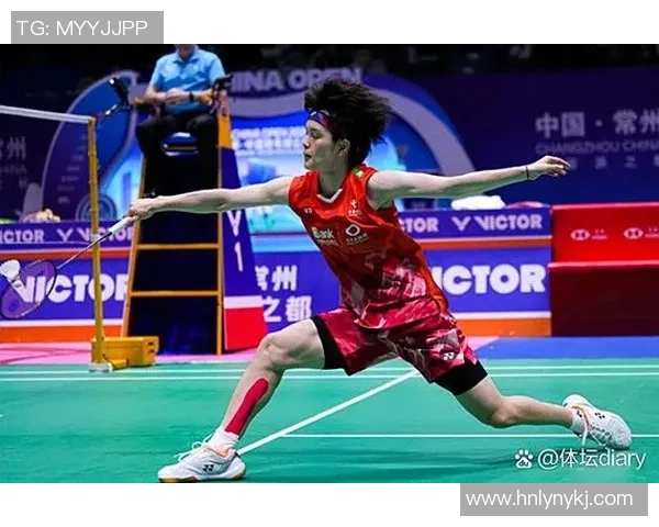 武汉羽毛球队战术解析与对手战术的深度对比分析